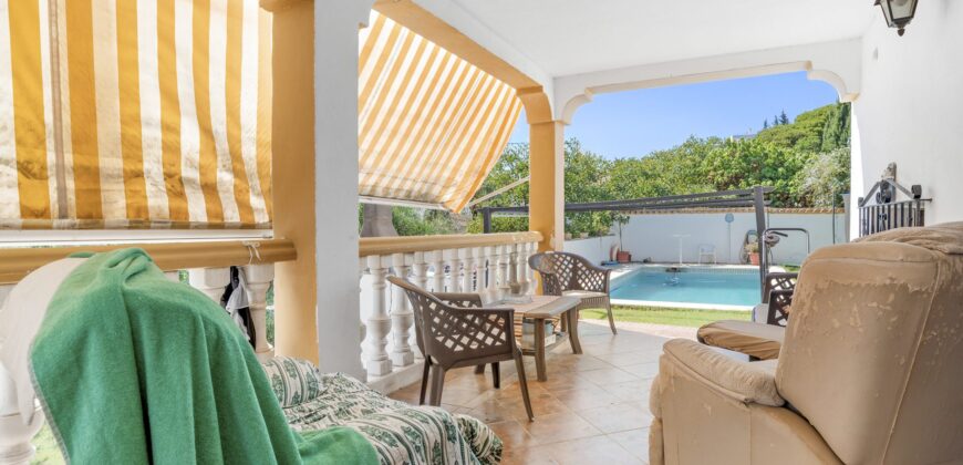 Spacious 6-Bedroom Villa with Sea & Mountain Views in Estepona