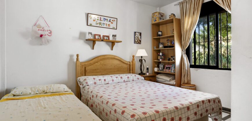 Spacious 6-Bedroom Villa with Sea & Mountain Views in Estepona