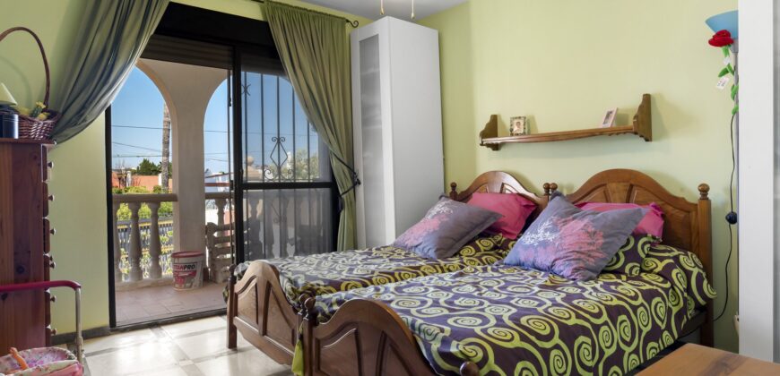 Spacious 6-Bedroom Villa with Sea & Mountain Views in Estepona