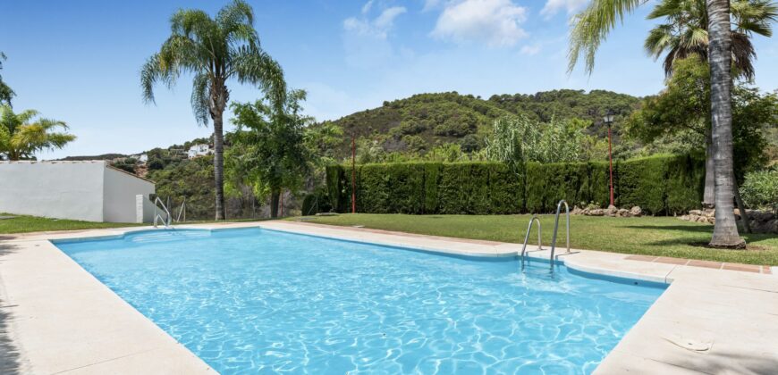 Charming Townhouse in Jardines de Lomas Alta, Forest Hills – Estepona