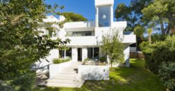 Luxurious 6-Bedroom Contemporary Villa with Stunning Ocean Views on the Beachfront of Nueva Andalucía