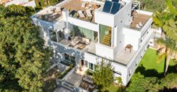 Luxurious 6-Bedroom Contemporary Villa with Stunning Ocean Views on the Beachfront of Nueva Andalucía