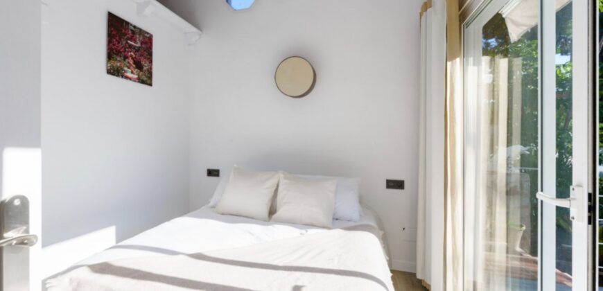 Luxurious 6-Bedroom Contemporary Villa with Stunning Ocean Views on the Beachfront of Nueva Andalucía