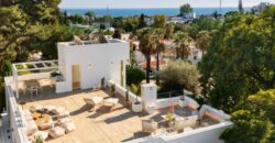 Luxurious 6-Bedroom Contemporary Villa with Stunning Ocean Views on the Beachfront of Nueva Andalucía