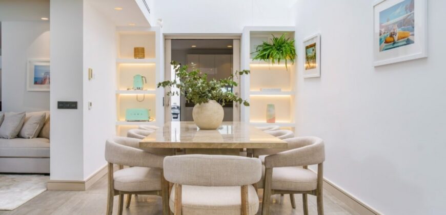 Luxurious 6-Bedroom Contemporary Villa with Stunning Ocean Views on the Beachfront of Nueva Andalucía
