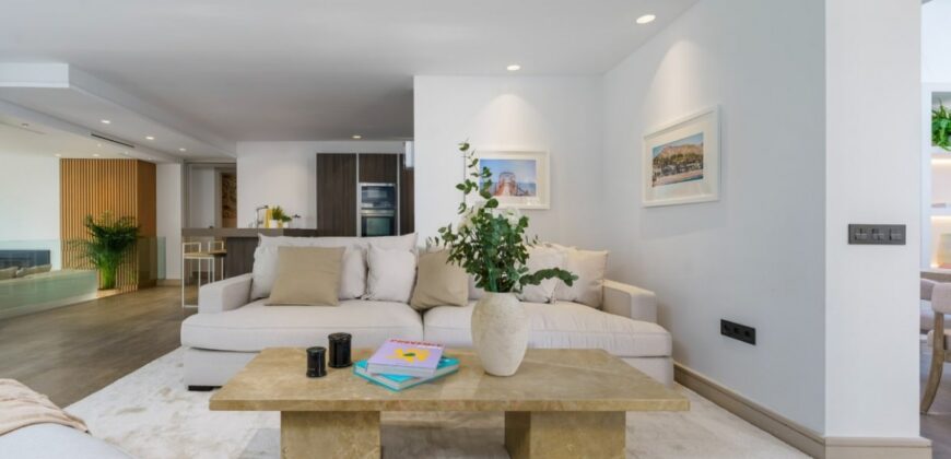 Luxurious 6-Bedroom Contemporary Villa with Stunning Ocean Views on the Beachfront of Nueva Andalucía
