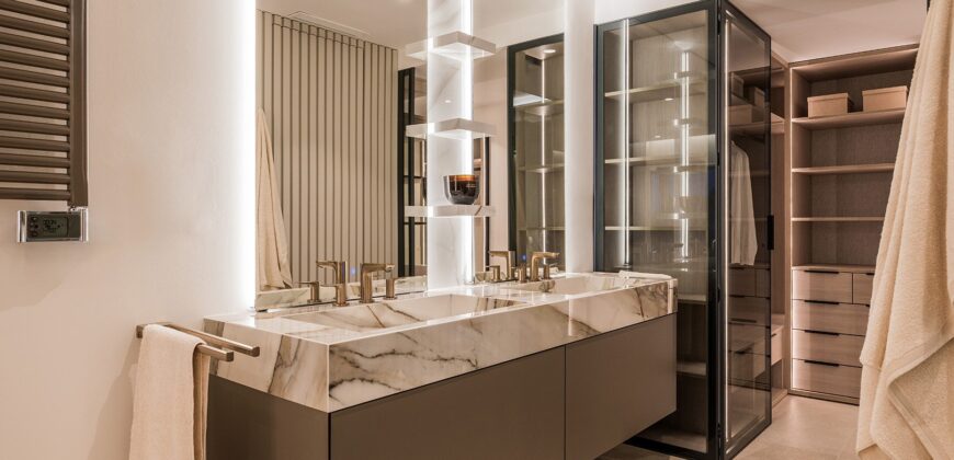 Luxury Beachfront Apartment on the New Golden Mile