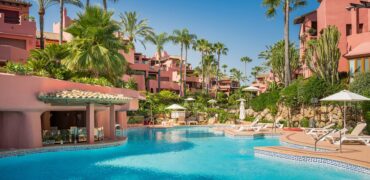 Luxury Beachfront Apartment on the New Golden Mile