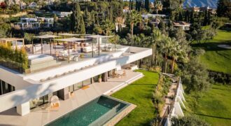 Amazing Villa with Golf View in Nueva Andalucía