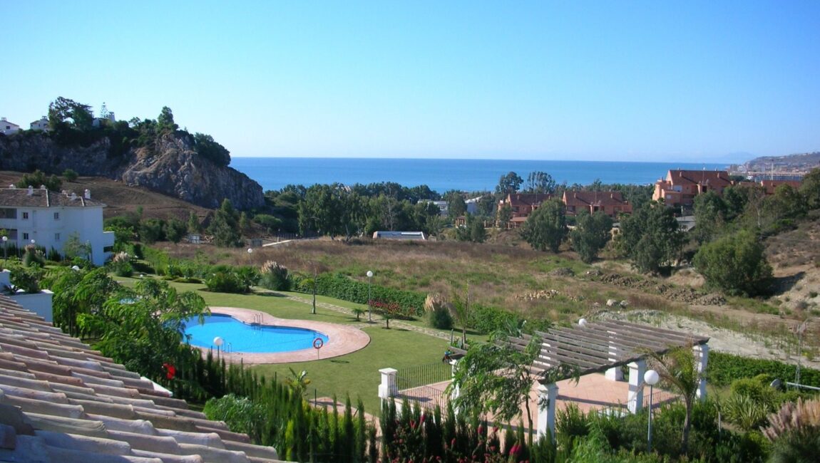 Ideal 3 Bedroom Penthouse in Casares with Sea & Mountain Views