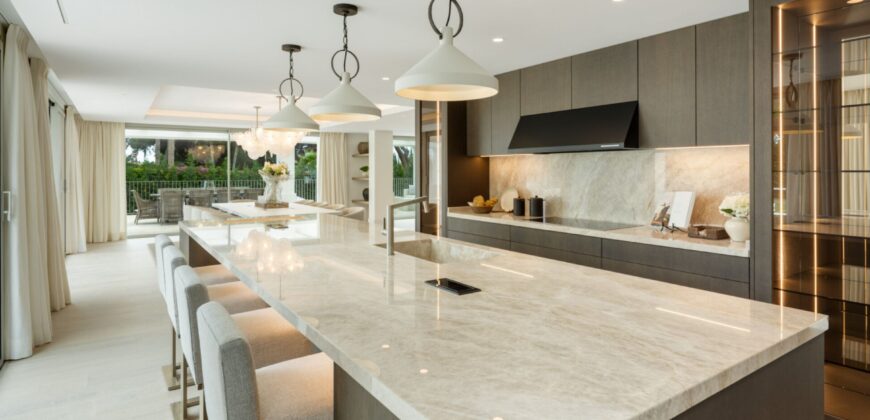 Modern 6 Bedroom Villa in Rocio de Nagueles