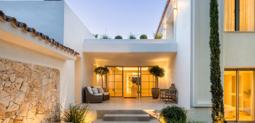 Modern 6 Bedroom Villa in Rocio de Nagueles