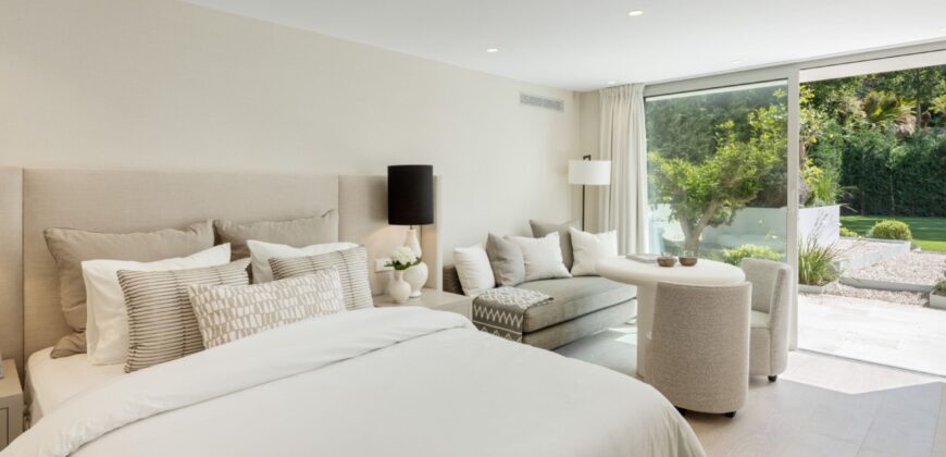 Modern 6 Bedroom Villa in Rocio de Nagueles