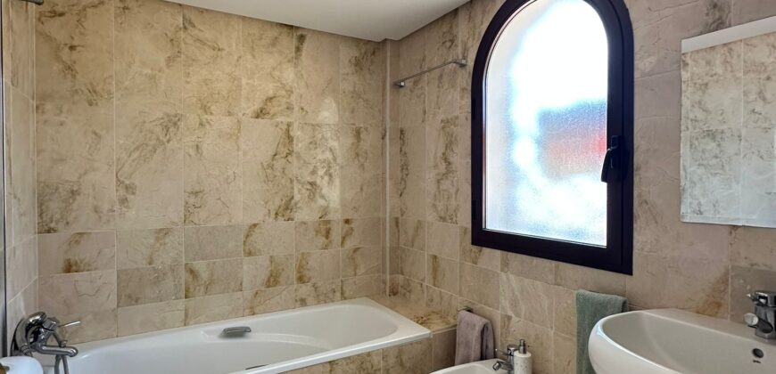 Spacious 3-bedroom Apartment on Marbella’s Infamous Golden Mile