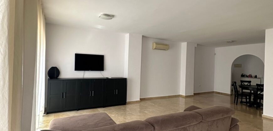 Spacious 3-bedroom Apartment on Marbella’s Infamous Golden Mile