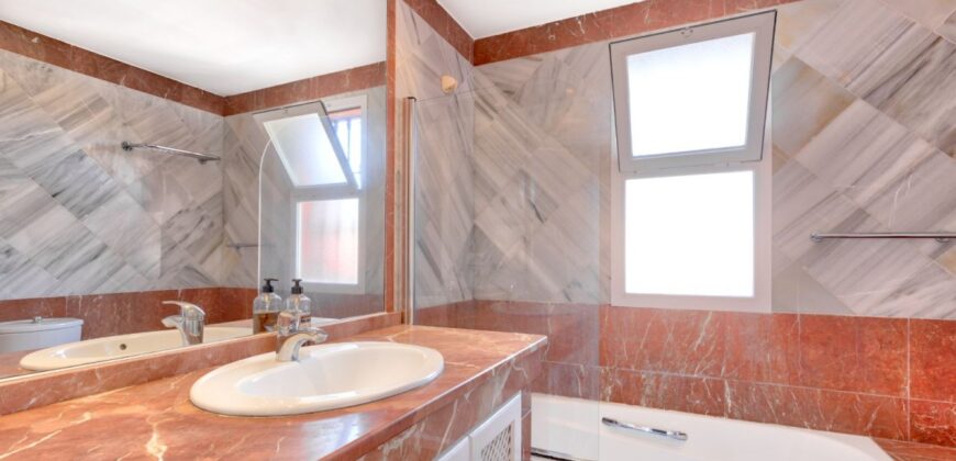 Charming 3 bedrooms /4 bathroom townhouse in Marbella