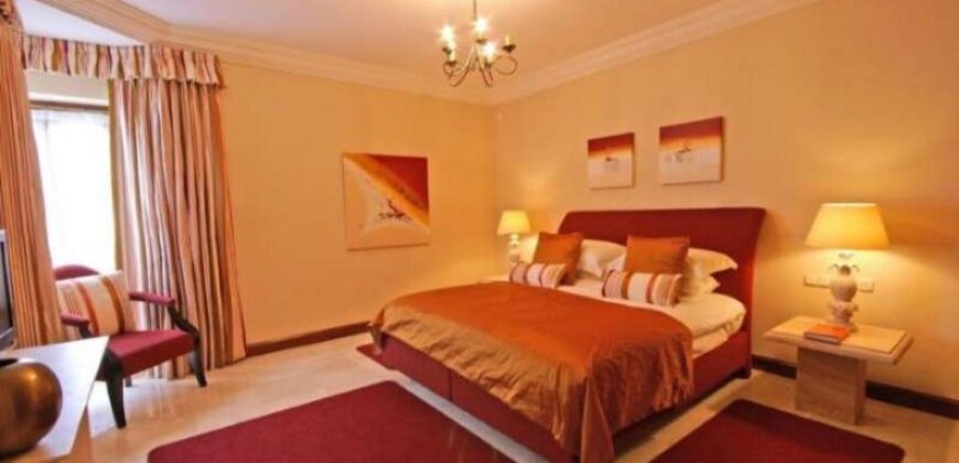 Stunning 6 Bedroom Villa Front Line Golf