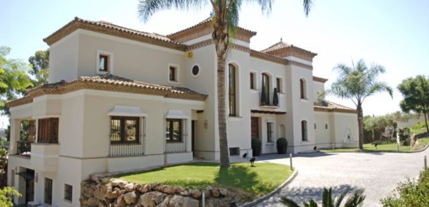 Stunning 6 Bedroom Villa Front Line Golf