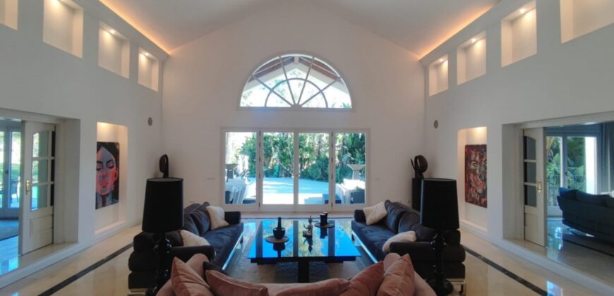 Stunning 6 Bedroom Villa Front Line Golf