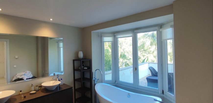 Stunning 6 Bedroom Villa Front Line Golf