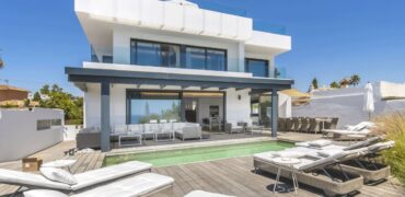 Modern Villa on the beach in Marbella