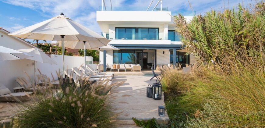 Modern Villa on the beach in Marbella