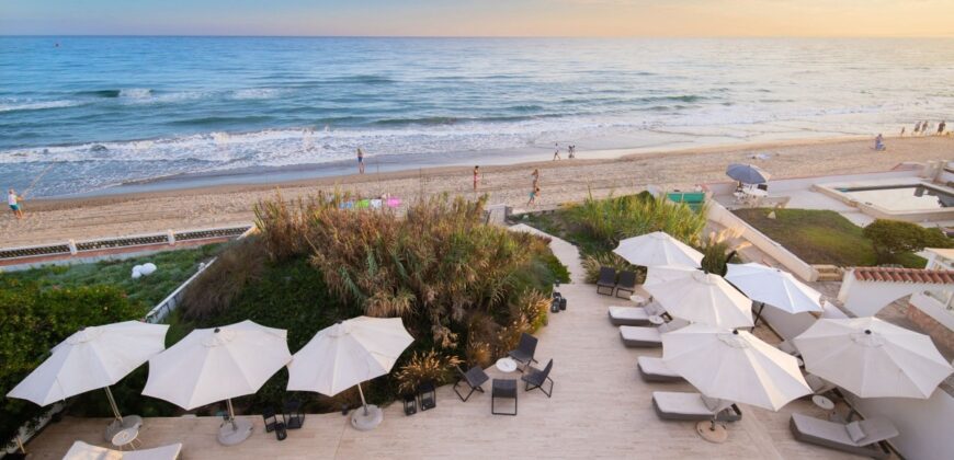 Modern Villa on the beach in Marbella