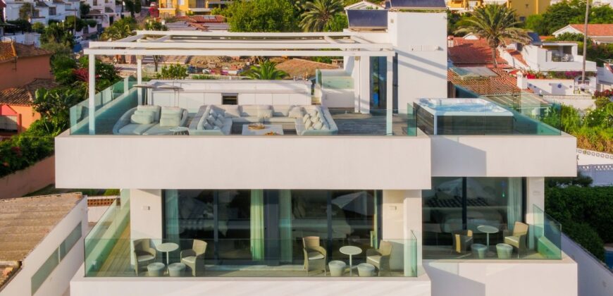 Modern Villa on the beach in Marbella