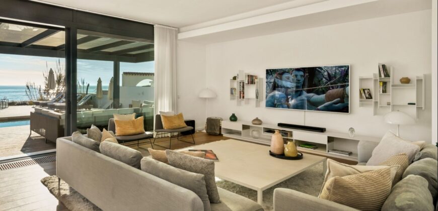Modern Villa on the beach in Marbella