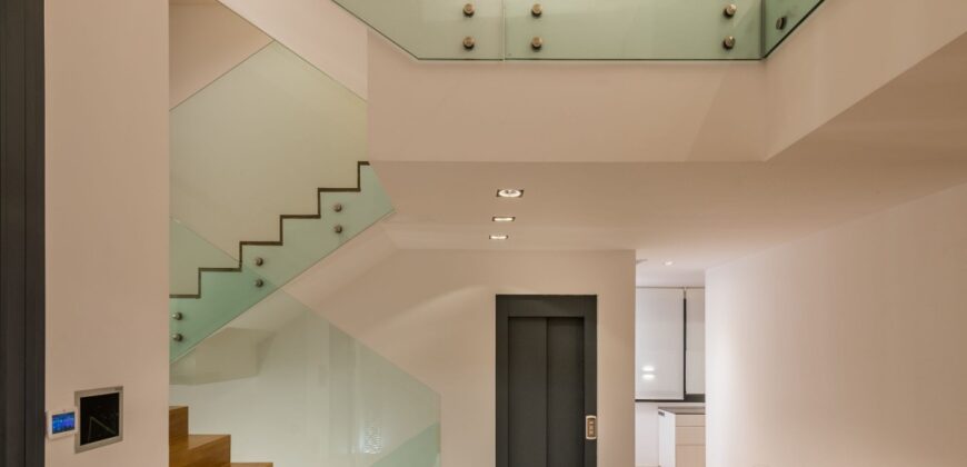 Modern Villa on the beach in Marbella