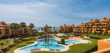3-BEDROOM MIDDLE FLOOR APARTMENT LOS GRANADOS DEL MAR ESTEPONA