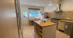 4-Bedroom Villa with Pool and Sea Views in the Hills of Marbella 4-Bedroom Villa with Pool and Sea Views in the Hills of Marbella
