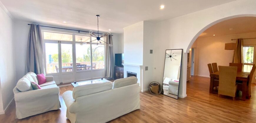 4-Bedroom Villa with Pool and Sea Views in the Hills of Marbella 4-Bedroom Villa with Pool and Sea Views in the Hills of Marbella