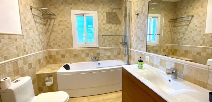 4-Bedroom Villa with Pool and Sea Views in the Hills of Marbella 4-Bedroom Villa with Pool and Sea Views in the Hills of Marbella