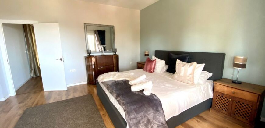 4-Bedroom Villa with Pool and Sea Views in the Hills of Marbella 4-Bedroom Villa with Pool and Sea Views in the Hills of Marbella