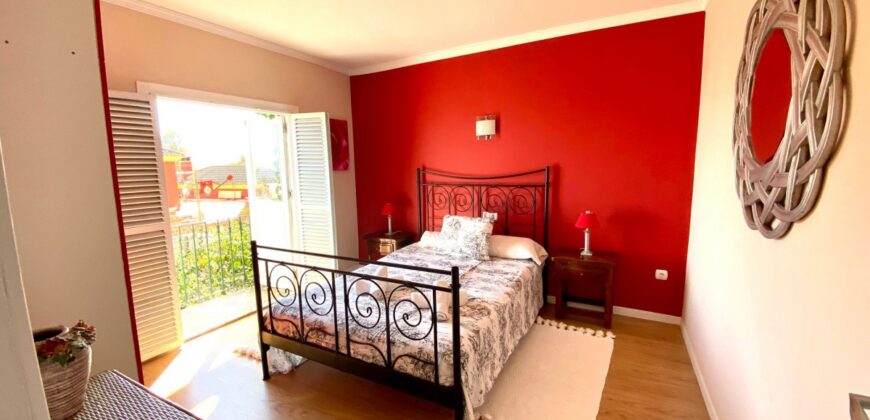 4-Bedroom Villa with Pool and Sea Views in the Hills of Marbella 4-Bedroom Villa with Pool and Sea Views in the Hills of Marbella