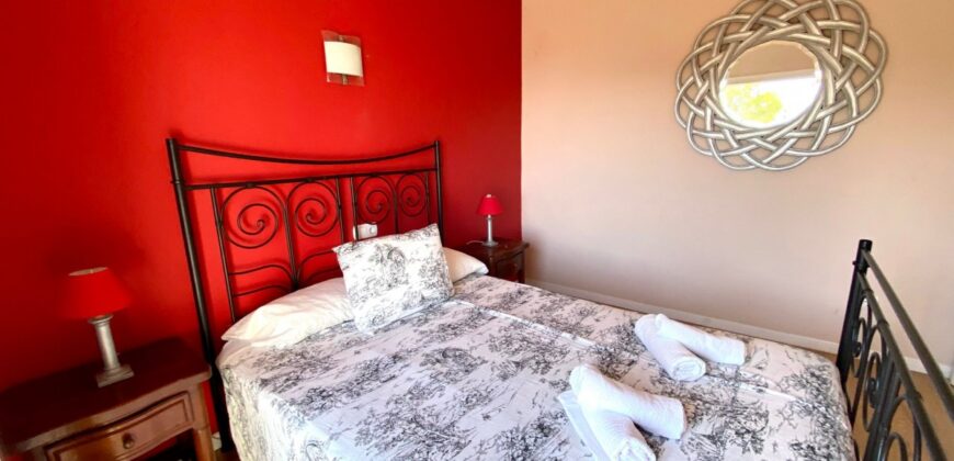 4-Bedroom Villa with Pool and Sea Views in the Hills of Marbella 4-Bedroom Villa with Pool and Sea Views in the Hills of Marbella