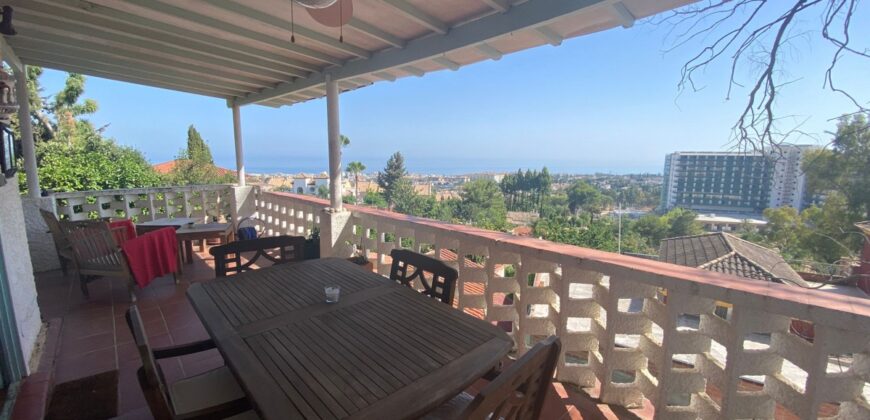 4-Bedroom Villa with Pool and Sea Views in the Hills of Marbella 4-Bedroom Villa with Pool and Sea Views in the Hills of Marbella