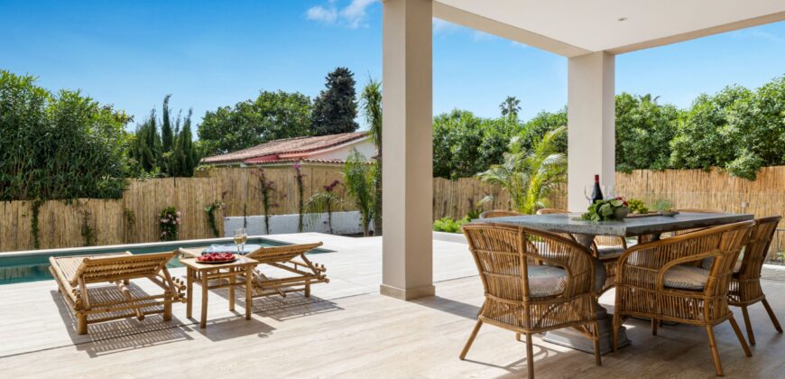 SAN PEDRO BEACH SIDE VILLA