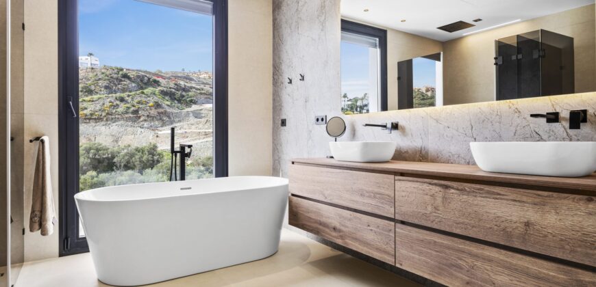 Striking Contemporary 4 bed Villa in Benahavís