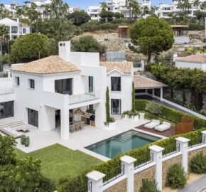 Elegant fully renovated 4-Bedroom Villa in Benahavís