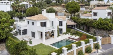 Elegant fully renovated 4-Bedroom Villa in Benahavís