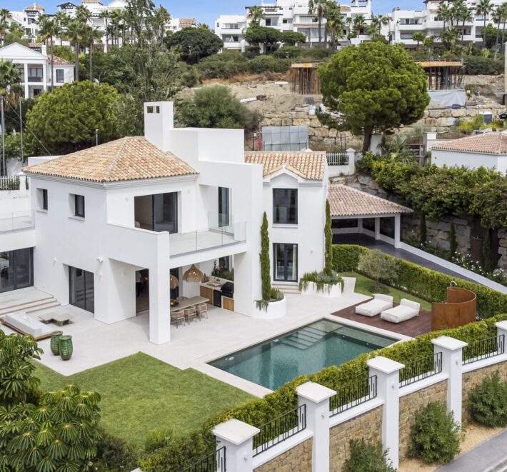 Elegant fully renovated 4-Bedroom Villa in Benahavís