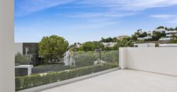 Elegant fully renovated 4-Bedroom Villa in Benahavís