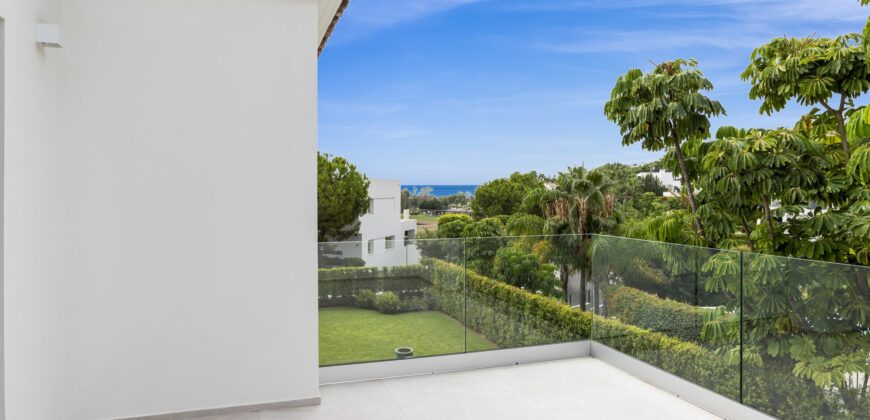 Elegant fully renovated 4-Bedroom Villa in Benahavís