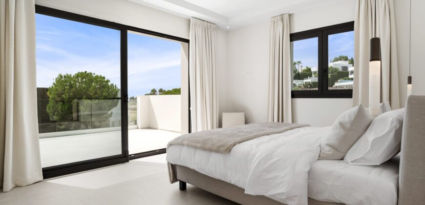 Elegant fully renovated 4-Bedroom Villa in Benahavís