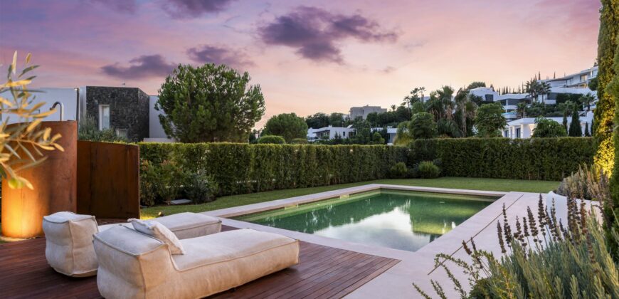 Elegant fully renovated 4-Bedroom Villa in Benahavís