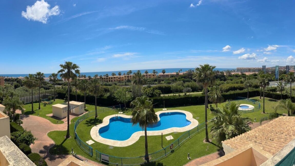 3 bedroom penthouse in Casares Costa