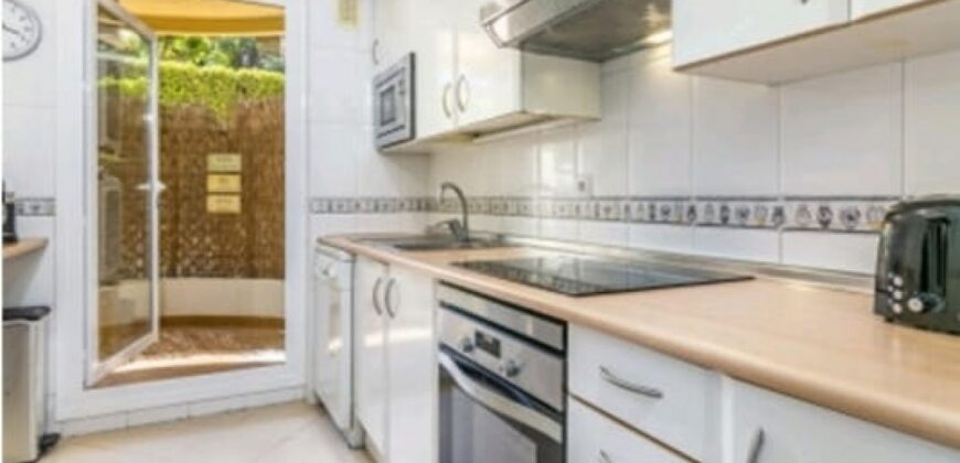 Lovely 3 bed, ground floor duplex apt in Señorio de Aloha