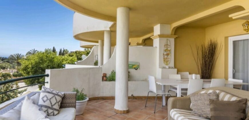 Lovely 3 bed, ground floor duplex apt in Señorio de Aloha